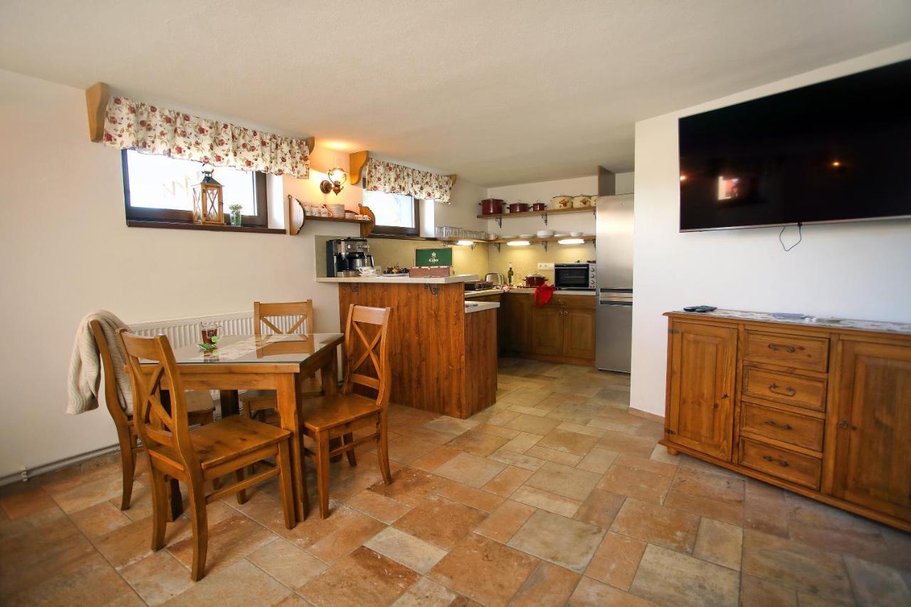 Apartmany Pod Chopkom Pavčina Lehota Εξωτερικό φωτογραφία